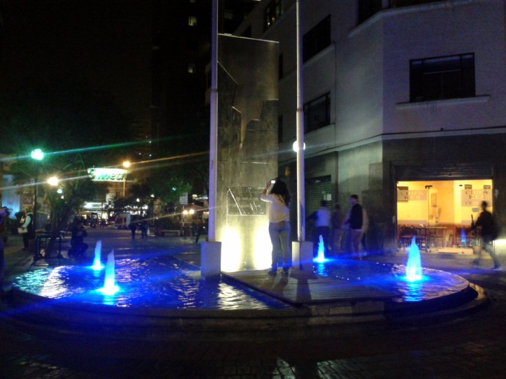 Estudiantes en prácticas de foto nocturna